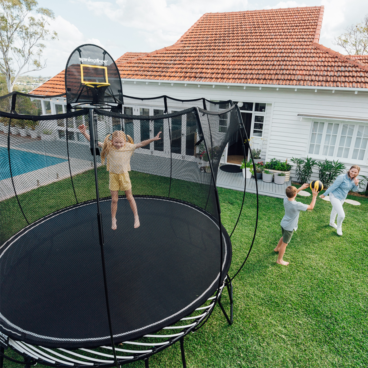 10ft Springfree Medium Round Trampoline