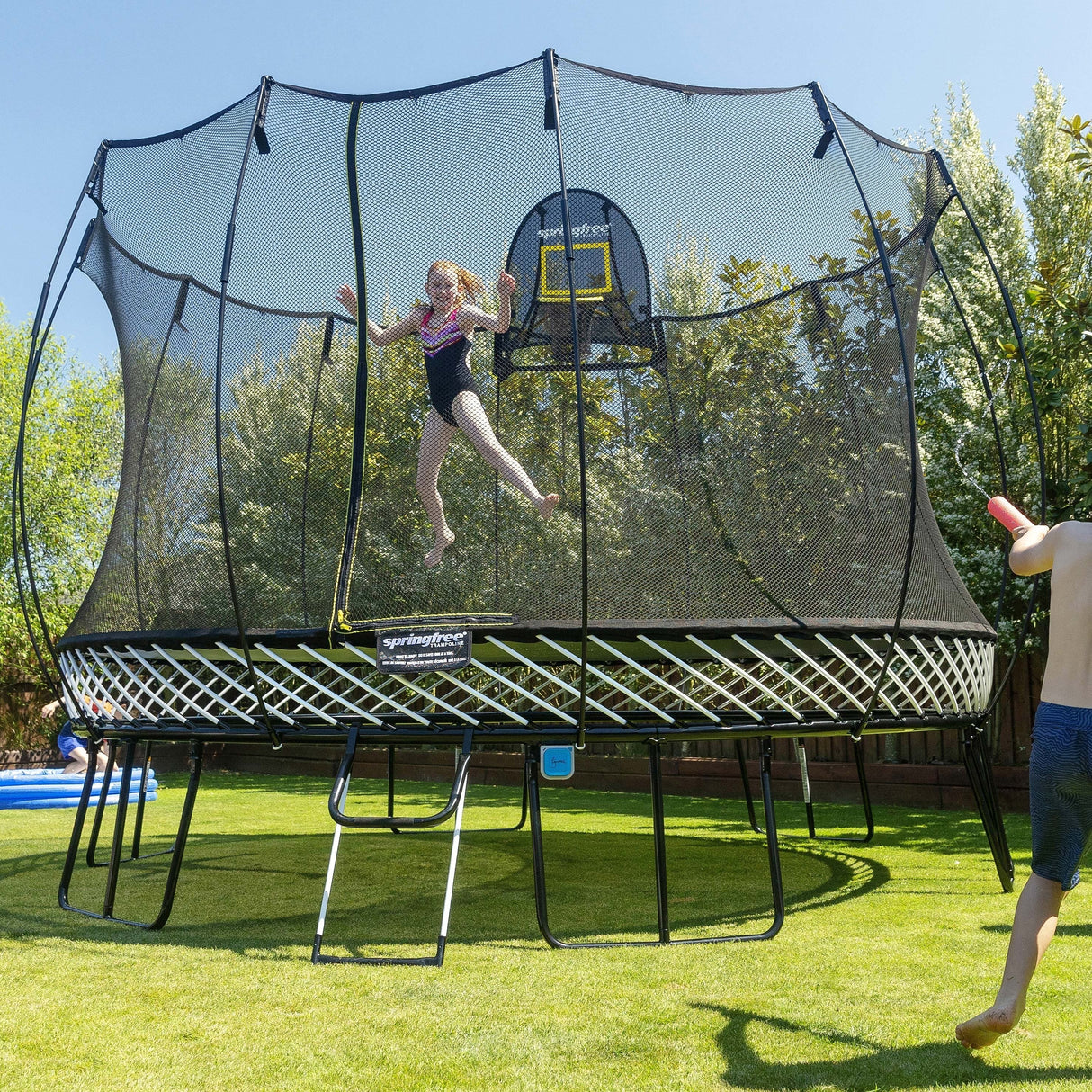 13ft Round Springfree Jumbo Round Trampoline R132