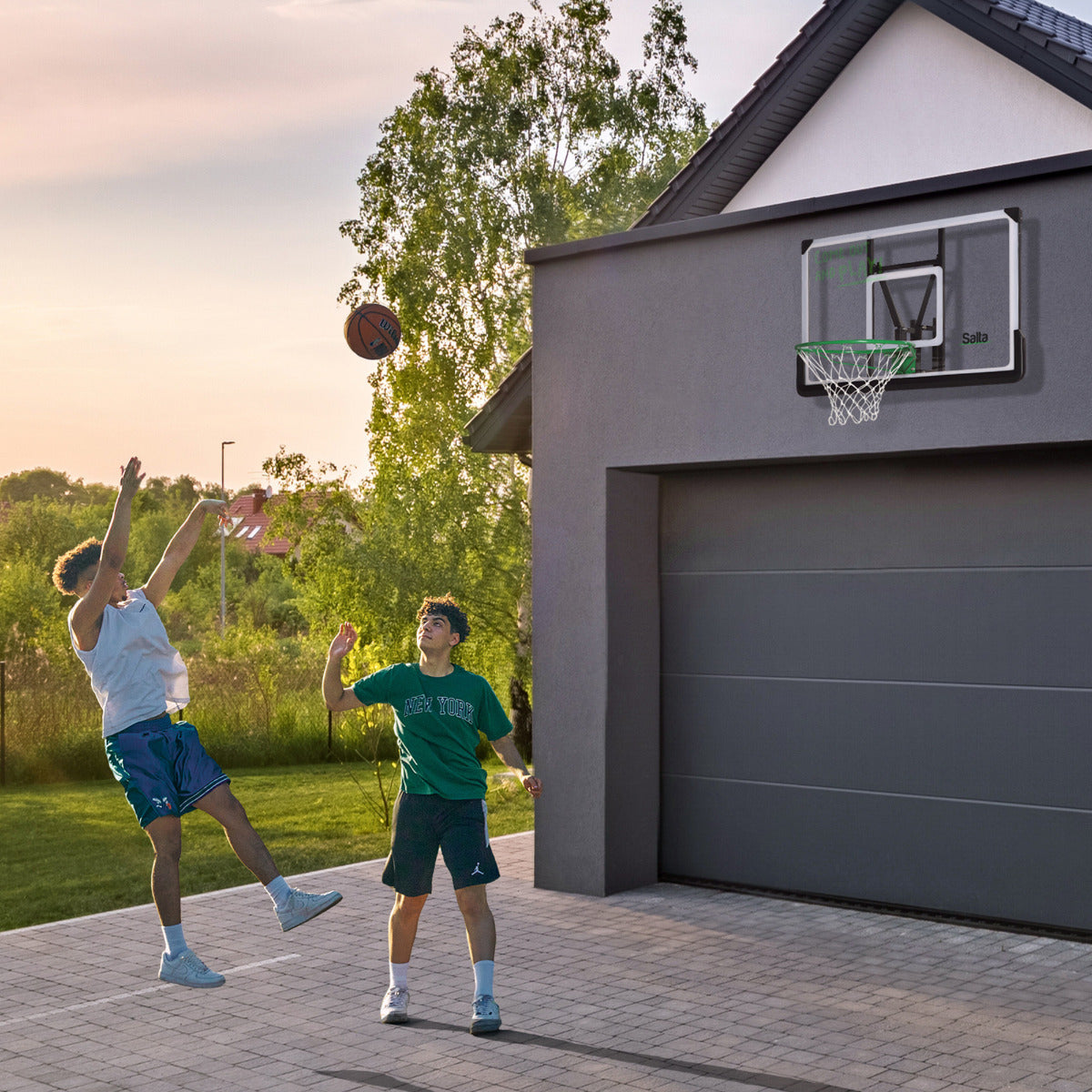 Salta Centre Backboard Basketball Hoop (Wall Mounted)
