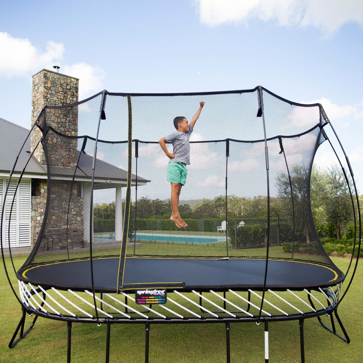 13ft x 8ft Springfree Large Oval Trampoline O92