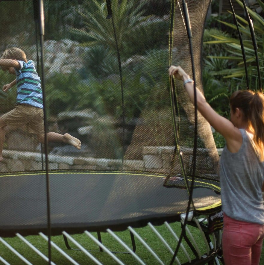 9ft x 6ft Springfree Compact Oval Trampoline